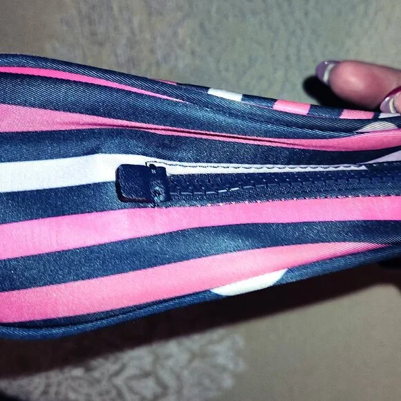 Kate Spade Striped Lip Print Nylon Dome Cosmetic Case. Like New - Picture 3 of 6